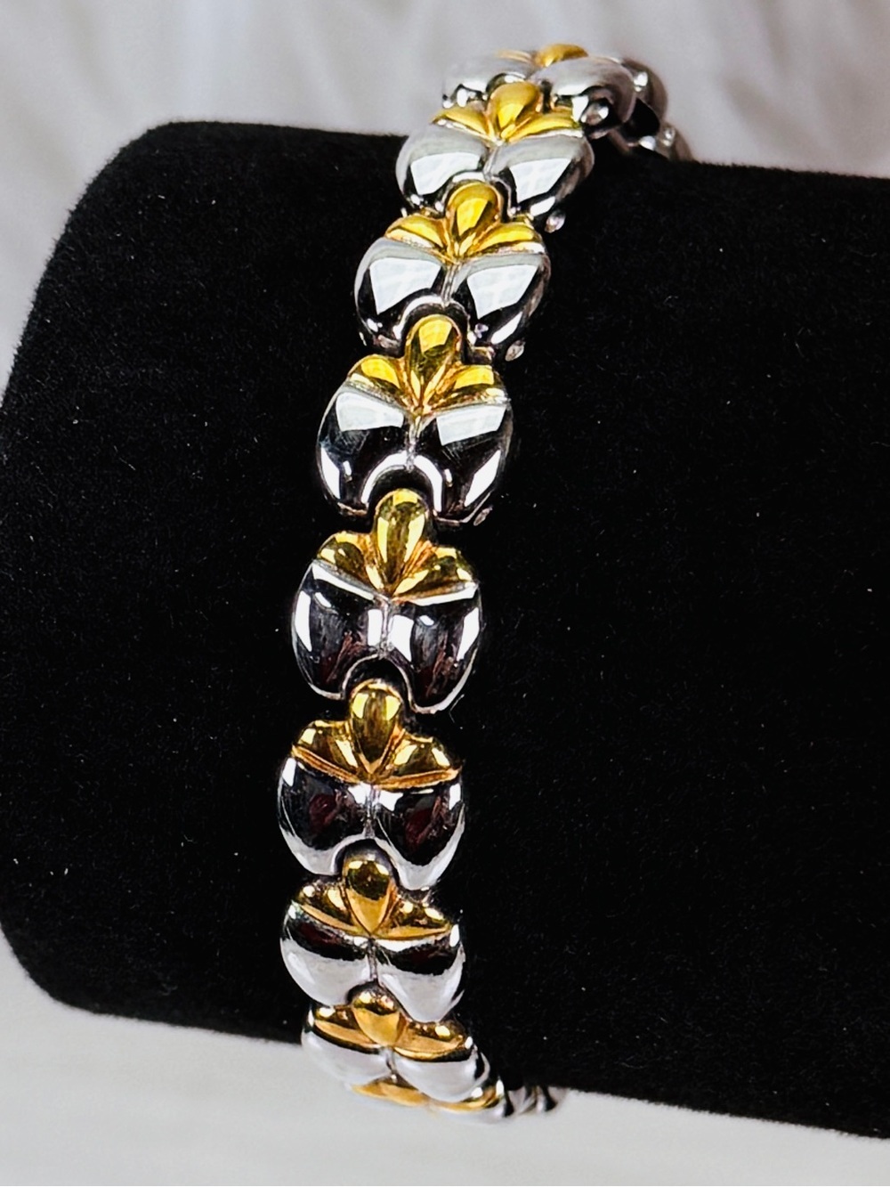 Vintahe Two-Tone Bracelet in Silvertone and Goldtone